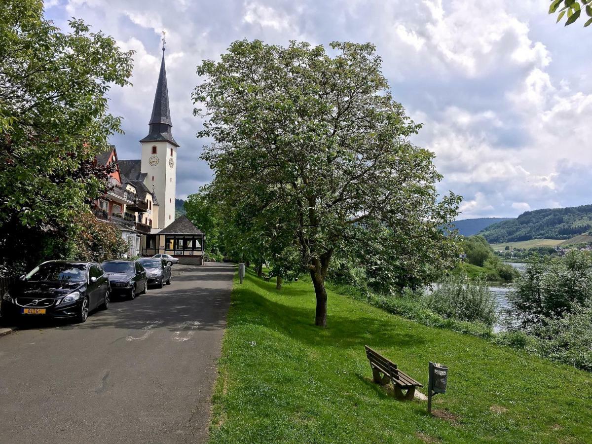 Gaestehaus Hoffmann Farschweiler エクステリア 写真