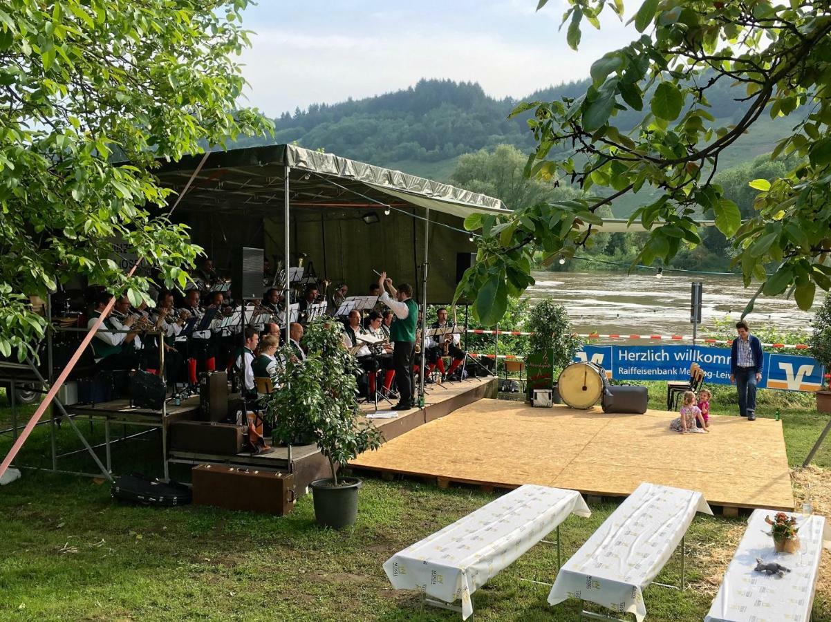 Gaestehaus Hoffmann Farschweiler エクステリア 写真